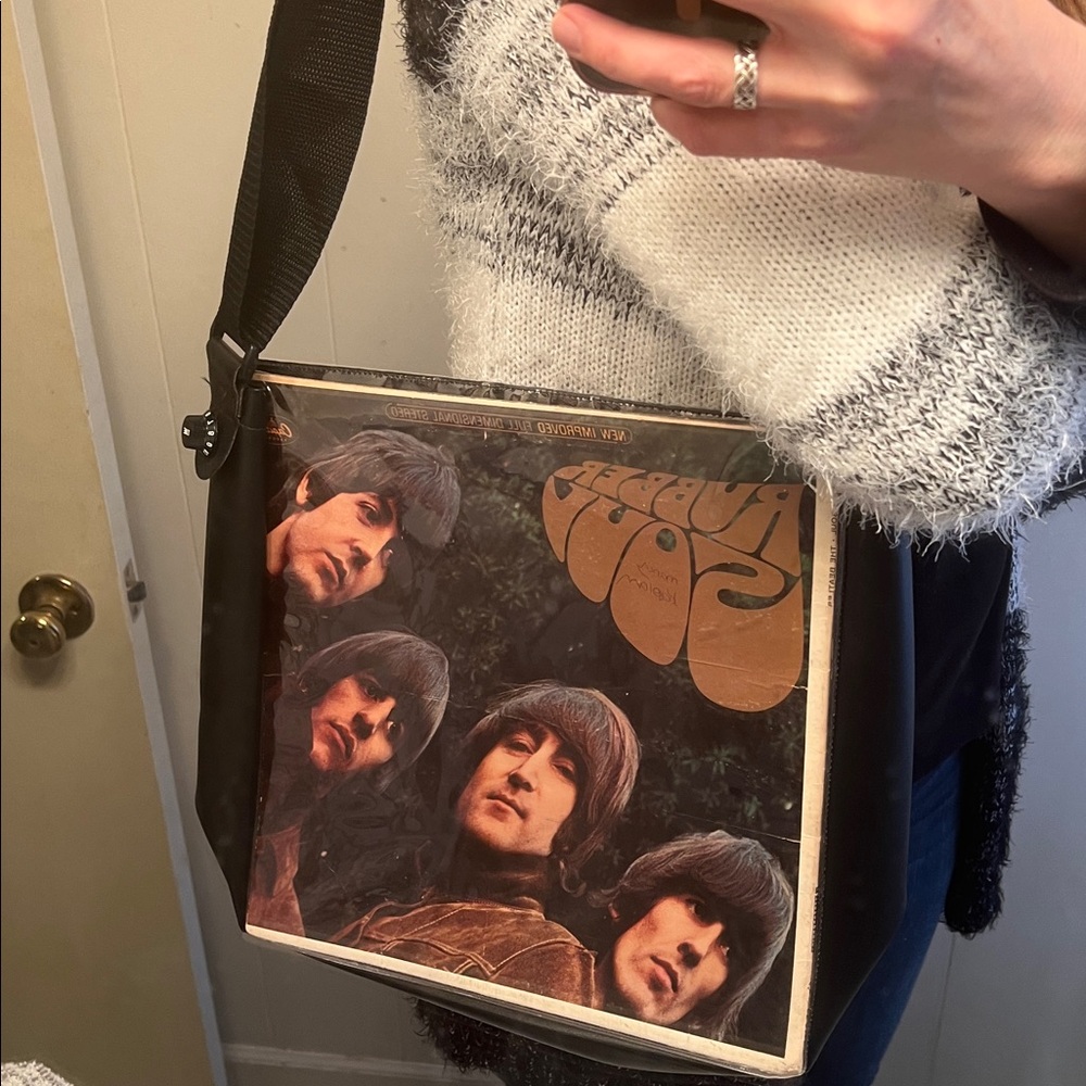 Sale🔥Beatles Record messenger bag - Picture 9 of 9